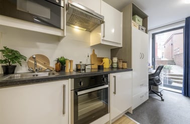 West Park Place, Haymarket, Edinburgh - Image 3